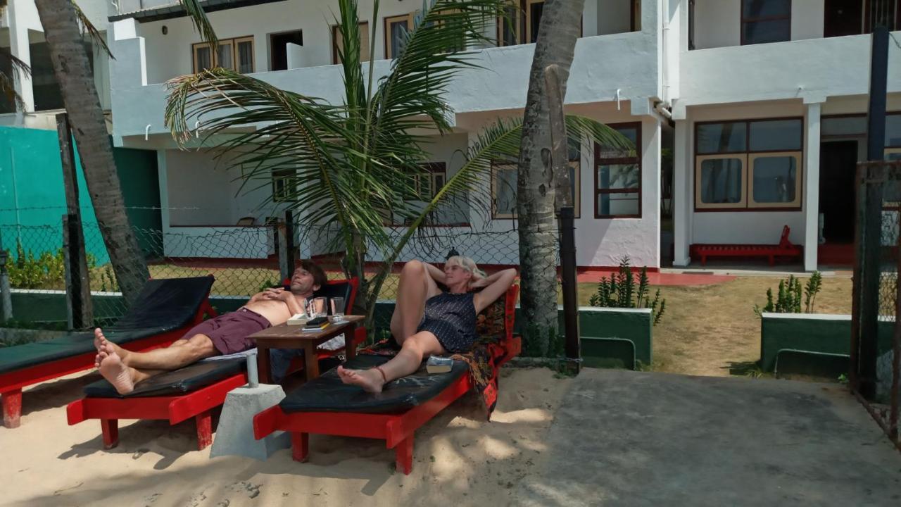 New Seaside Inn Hikkaduwa Exterior foto
